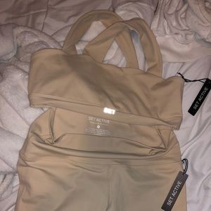 Set active set biker shorts and top